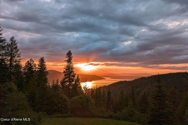 3467 E Sunset Dr, Harrison, ID 83833