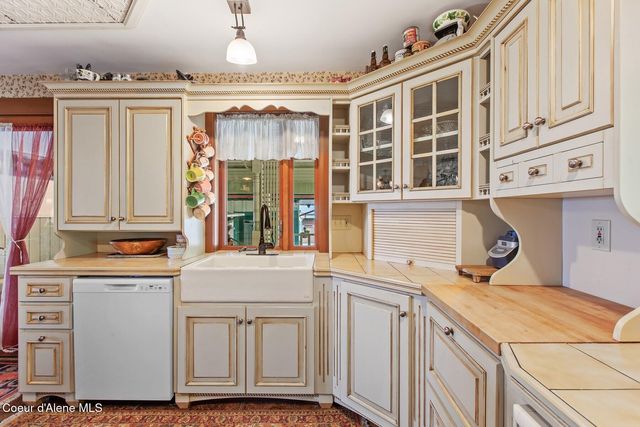 3467 E Sunset Dr, Harrison, ID 83833