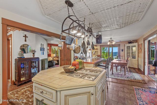 3467 E Sunset Dr, Harrison, ID 83833