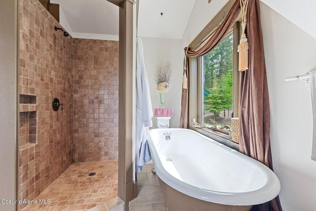3467 E Sunset Dr, Harrison, ID 83833