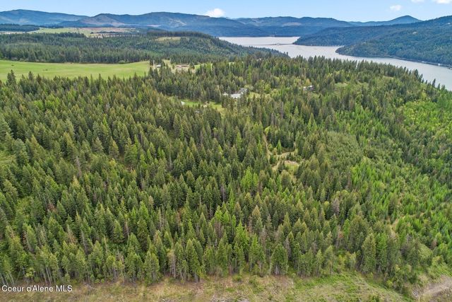 3467 E Sunset Dr, Harrison, ID 83833