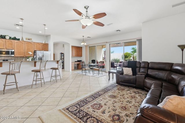 8729 W CAROLE Lane, Glendale, AZ 85305