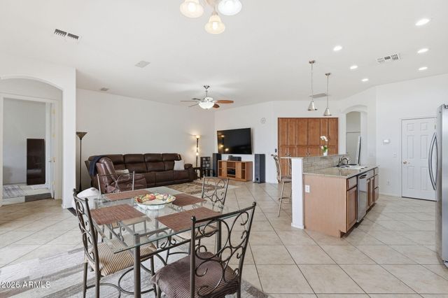 8729 W CAROLE Lane, Glendale, AZ 85305