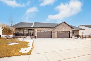 25156 S Westwind Drive, Channahon, IL 60410