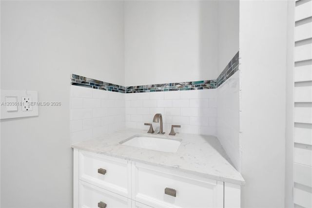 7555 SW 28th St Road A, Miami, FL 33155