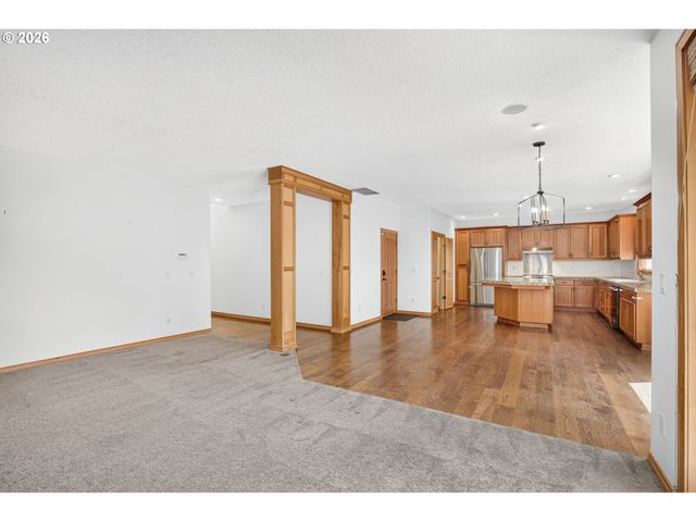 8311 Sw 43RD Ave, Portland, OR 97219