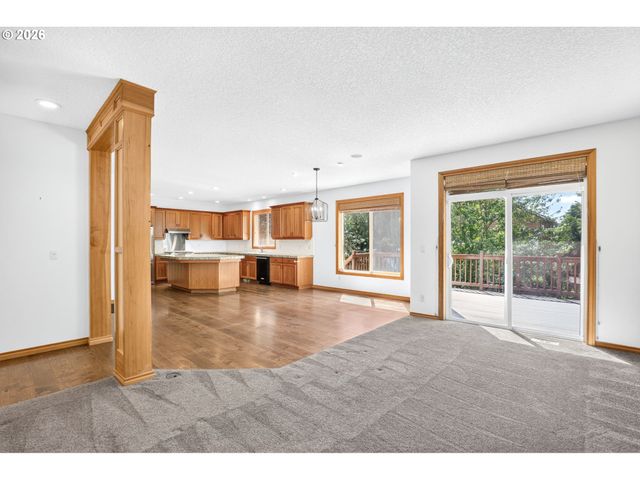 8311 Sw 43RD Ave, Portland, OR 97219