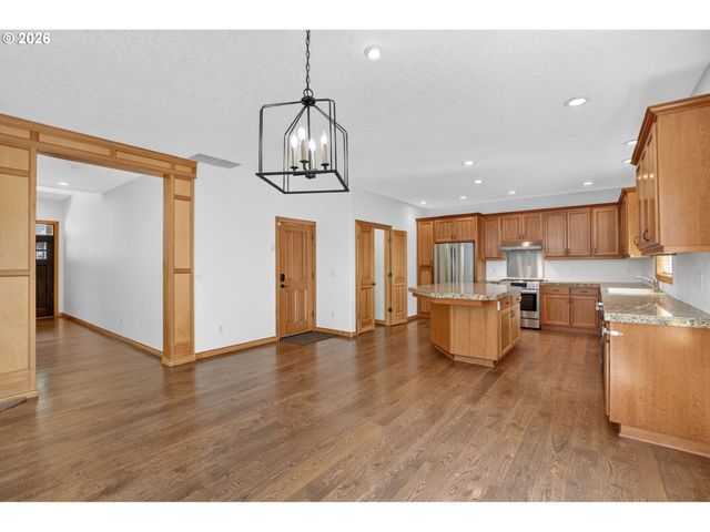 8311 Sw 43RD Ave, Portland, OR 97219