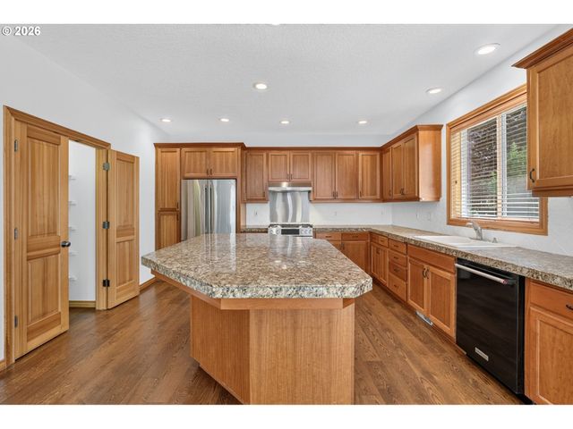 8311 Sw 43RD Ave, Portland, OR 97219