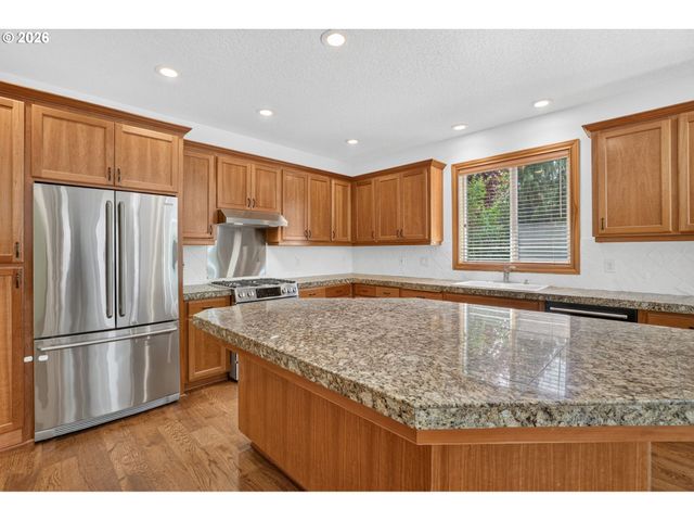8311 Sw 43RD Ave, Portland, OR 97219