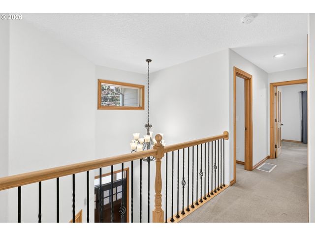 8311 Sw 43RD Ave, Portland, OR 97219
