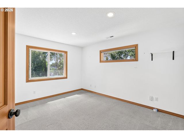 8311 Sw 43RD Ave, Portland, OR 97219