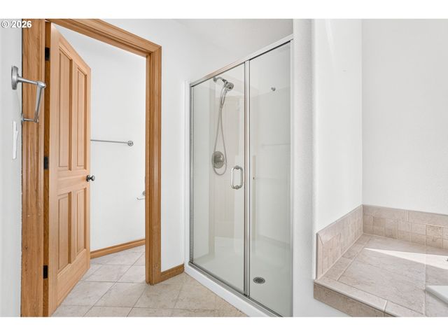 8311 Sw 43RD Ave, Portland, OR 97219