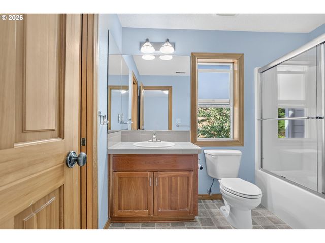 8311 Sw 43RD Ave, Portland, OR 97219