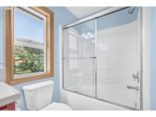 8311 Sw 43RD Ave, Portland, OR 97219