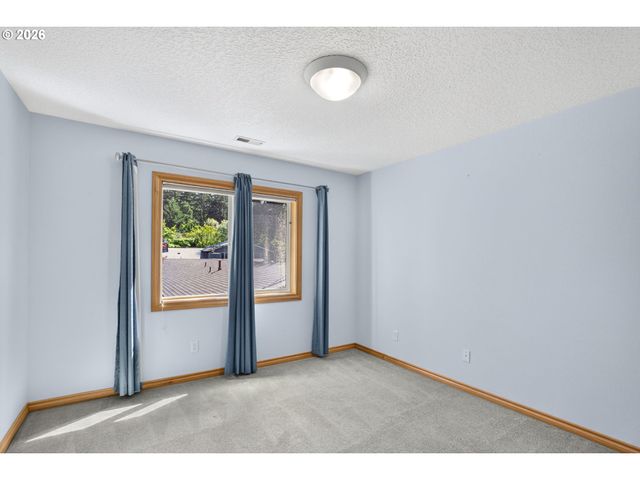 8311 Sw 43RD Ave, Portland, OR 97219