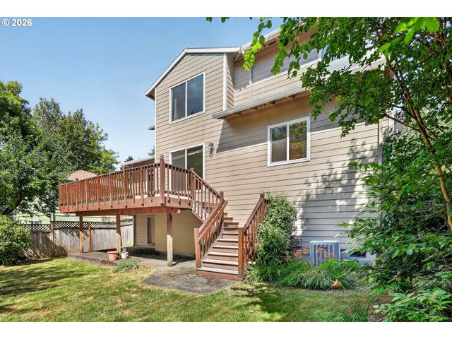 8311 Sw 43RD Ave, Portland, OR 97219