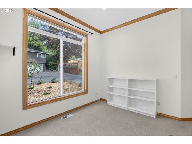 8311 Sw 43RD Ave, Portland, OR 97219