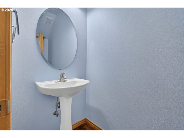 8311 Sw 43RD Ave, Portland, OR 97219