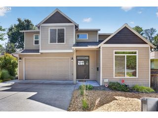 8311 Sw 43RD Ave, Portland, OR 97219