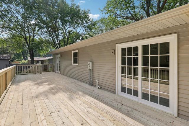 5570 Sheil Drive, Oregon, WI 53575