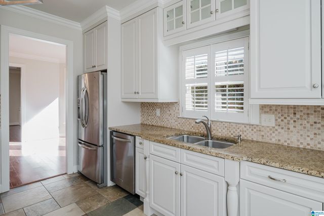 1628 HAMILTON COURT, Vestavia Hills, AL 35243