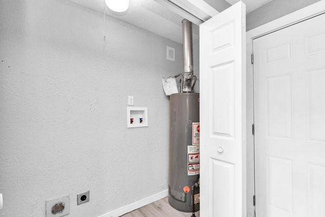 2338 N Lyon Avenue, Springfield, MO 65803