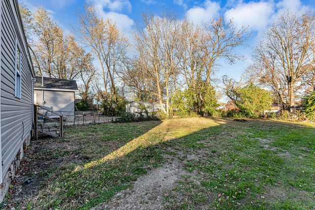 2338 N Lyon Avenue, Springfield, MO 65803