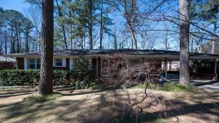1288 SKYVIEW SW Circle, Mableton, GA 30126