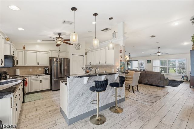 1818 NE 2nd ST, Cape Coral, FL 33909