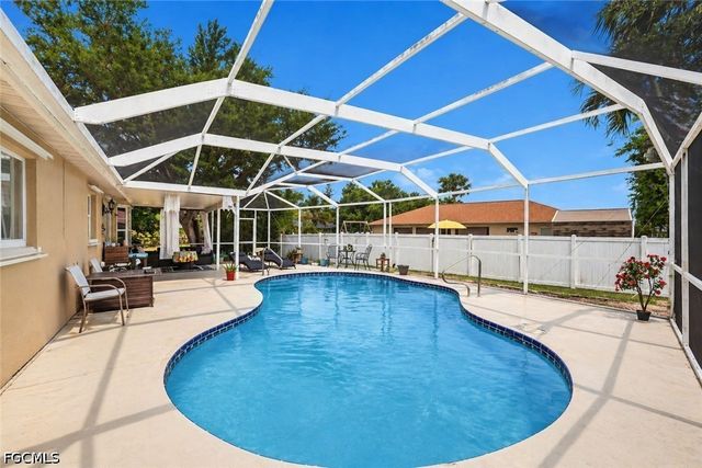 1818 NE 2nd ST, Cape Coral, FL 33909