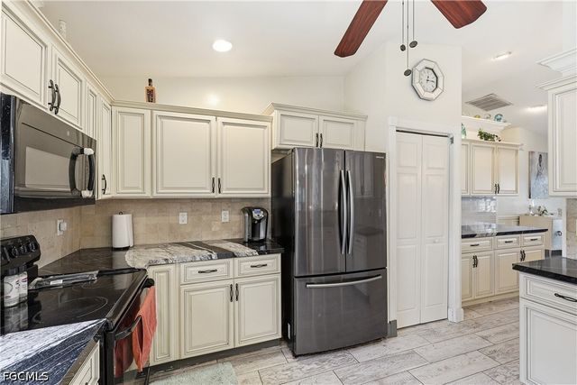 1818 NE 2nd ST, Cape Coral, FL 33909