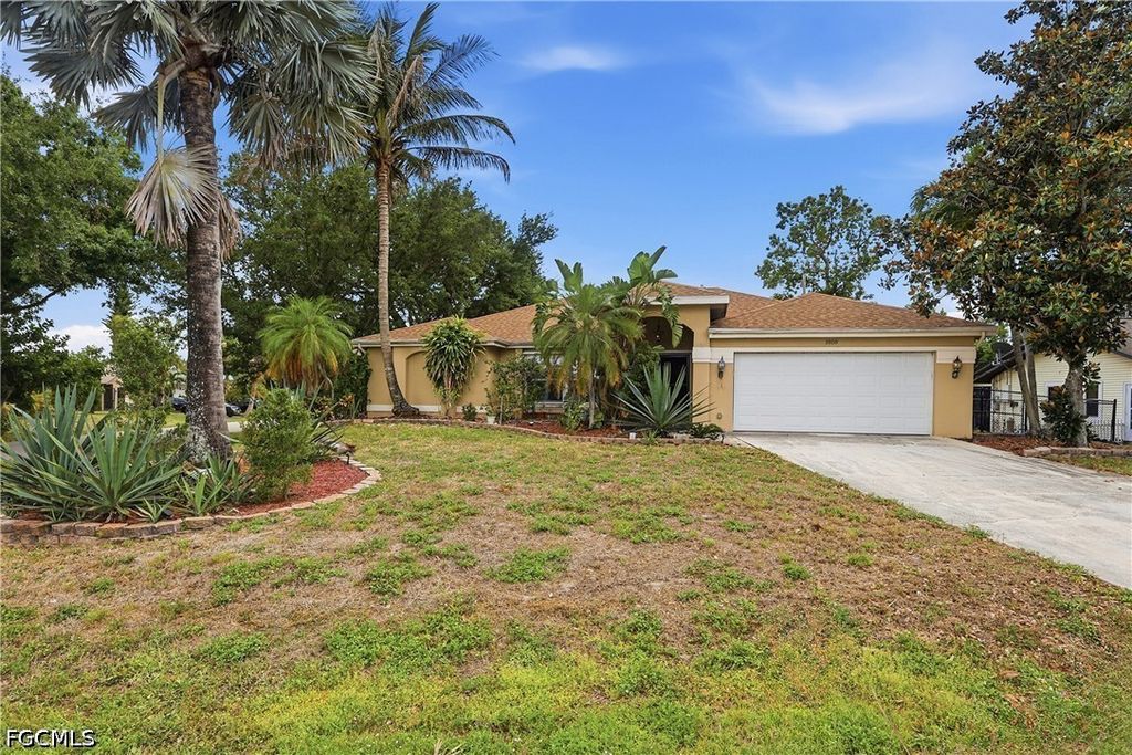 1818 NE 2nd ST, Cape Coral, FL 33909