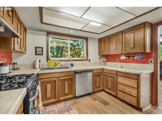 102 Ne 111TH St, Vancouver, WA 98685