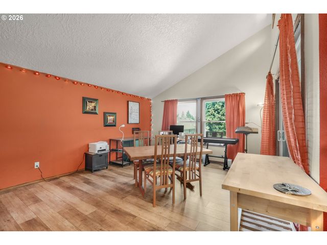102 Ne 111TH St, Vancouver, WA 98685