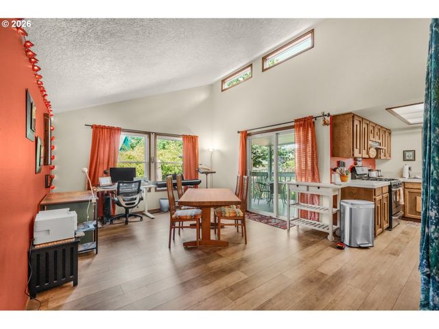 102 Ne 111TH St, Vancouver, WA 98685
