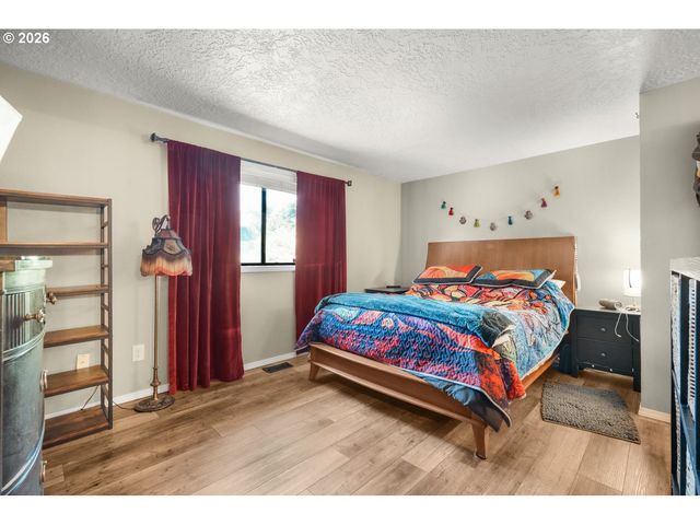 102 Ne 111TH St, Vancouver, WA 98685