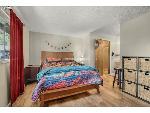 102 Ne 111TH St, Vancouver, WA 98685
