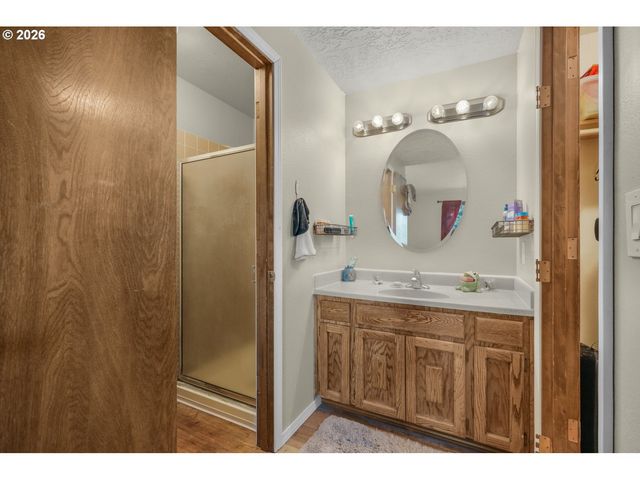 102 Ne 111TH St, Vancouver, WA 98685