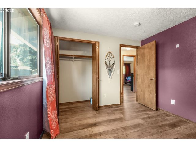102 Ne 111TH St, Vancouver, WA 98685