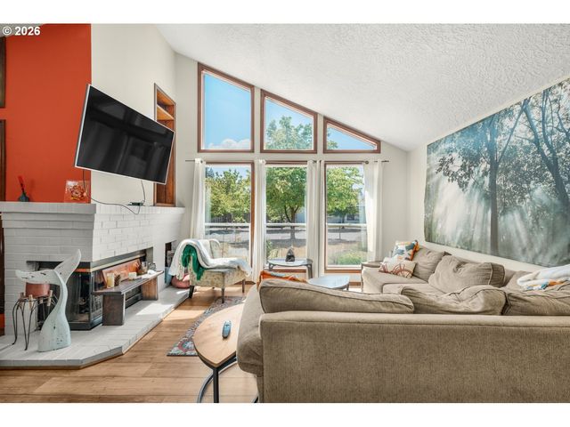 102 Ne 111TH St, Vancouver, WA 98685