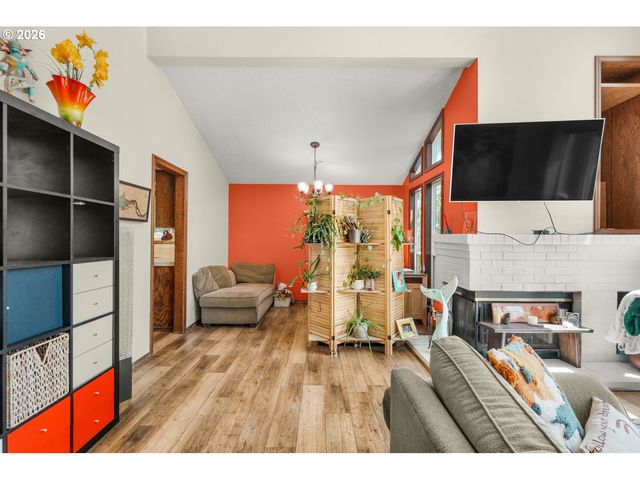 102 Ne 111TH St, Vancouver, WA 98685