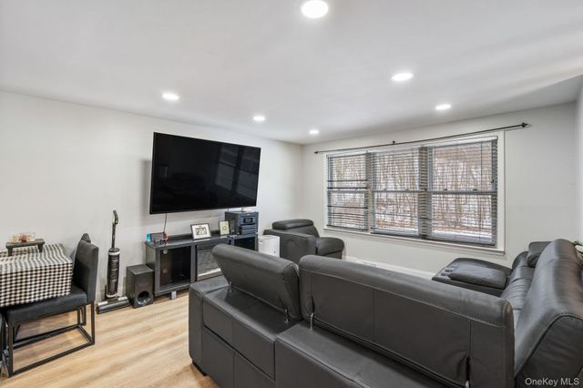 171 High Barney Road, Middletown, NY 10940