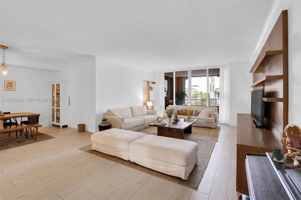 735 Crandon Blvd 503, Key Biscayne, FL 33149