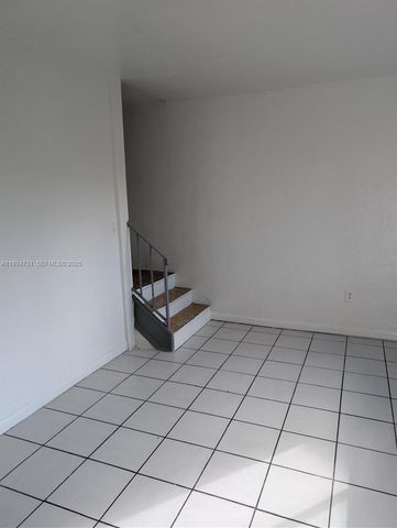 888 SW 6th St 607, Miami, FL 33130