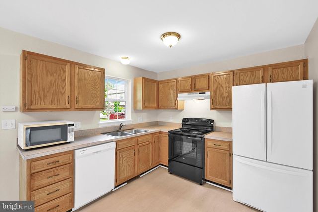 2966 ASTER LN, Lititz, PA 17543