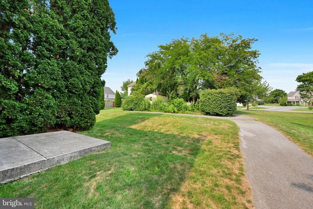 2966 ASTER LN, Lititz, PA 17543