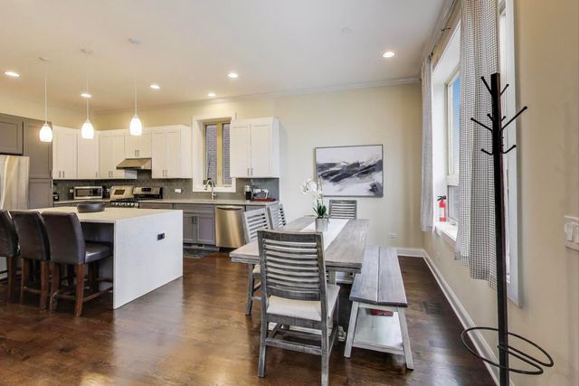 1045 W 34th Place, Chicago, IL 60608