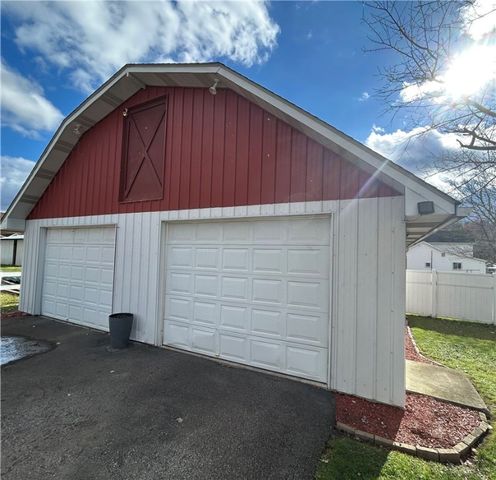 161 Cambria St, Dunbar Twp, PA 15431