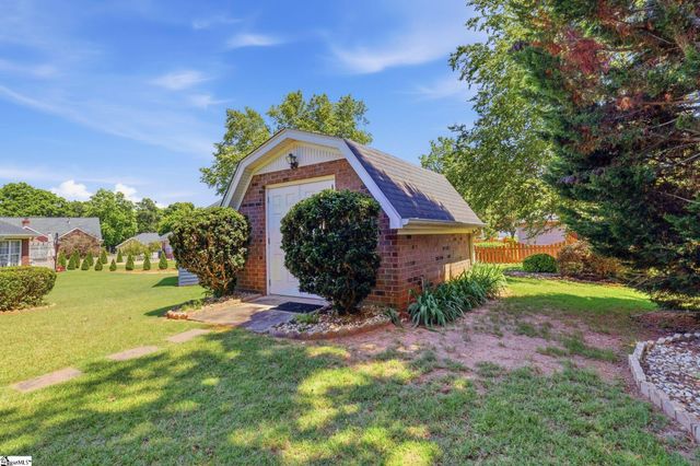 5 St Thomas Court, Greer, SC 29651